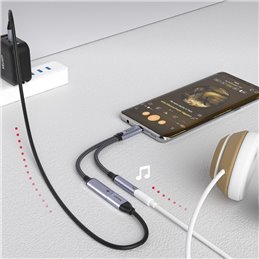UNITEK 2-in-1 USB-C to 3.5mm Audio Jack & USB-C Charging Connector